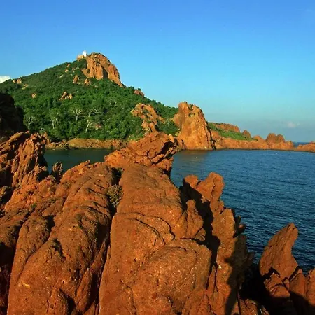 1 A 5 Personnes A Saint-raphael * Saint-Raphaël